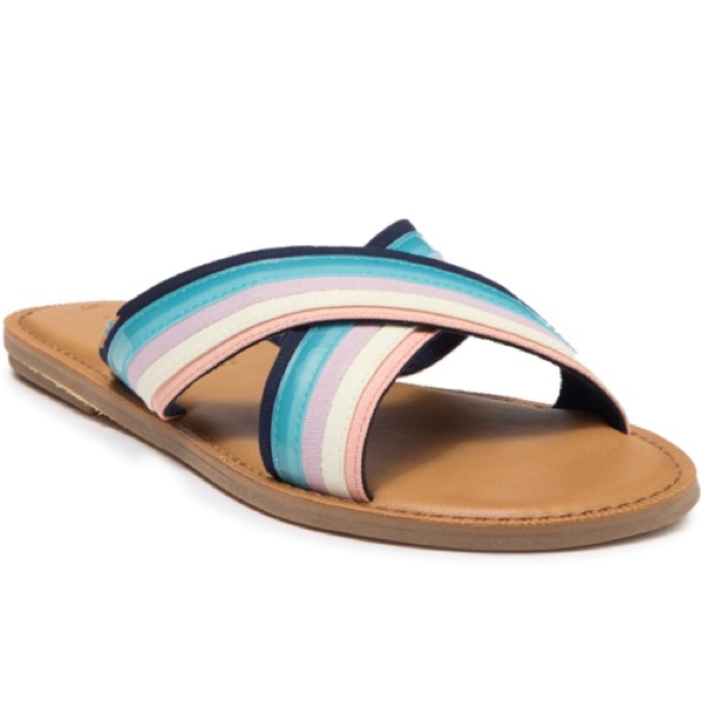 NWT TOMS Women’s Viv Sandals in Blue Canvas!